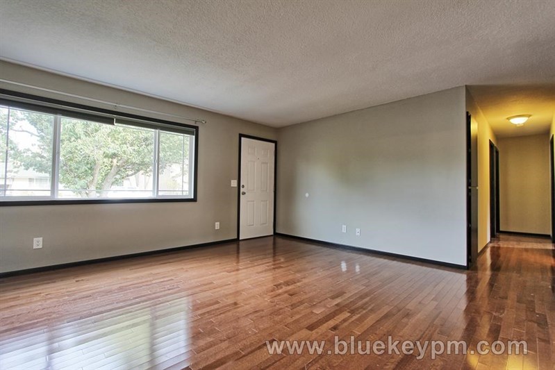 3 Bed and 1.5 Bath Near Heritage High School in Orchards in VANCOUVER