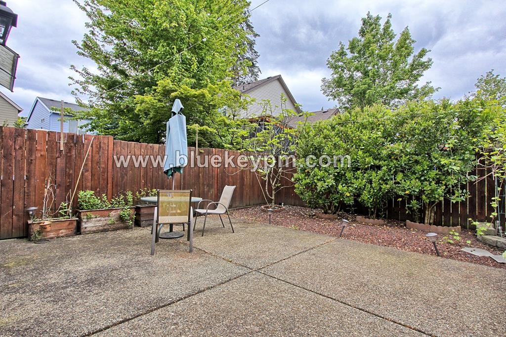 3 Bed, 2.5 Baths Townhome in Beaverton Near Tualatin Hills Nature Park