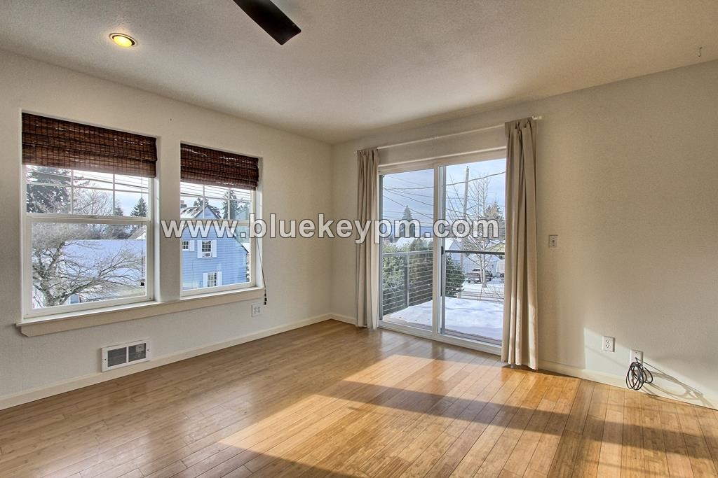 1 Bed, 1 Bath Apartment Downtown Vancouver off Main at W. 35th and